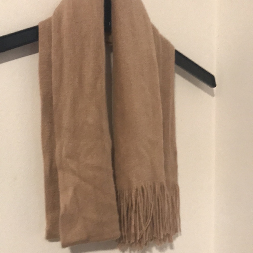 Scarf cream